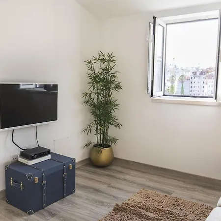 Apartment The Nest At Mouraria *