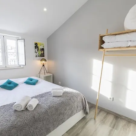 The Nest At Mouraria Appartement *