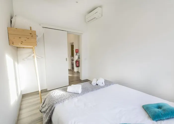 The Nest At Mouraria Apartment